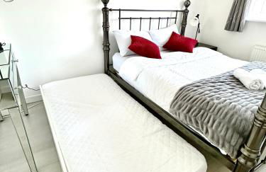 5 bedroom detached house sleeps 13 spacious Parking 5 mins driving to Bicester Village - Foto 36