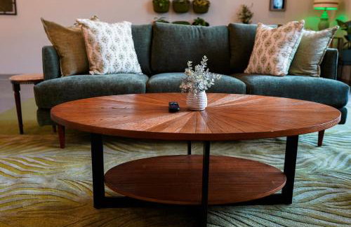 Peridot Suite - NEW 2bdrm 2bath Loft near Mass! - Photo 18