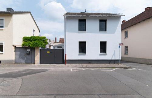 HOUSE 756 MAINZ - DESIGN-FERIENHAUS, 4 Schlafzimmer, 3 Bäder, SAUNA & Kamin - Foto 41