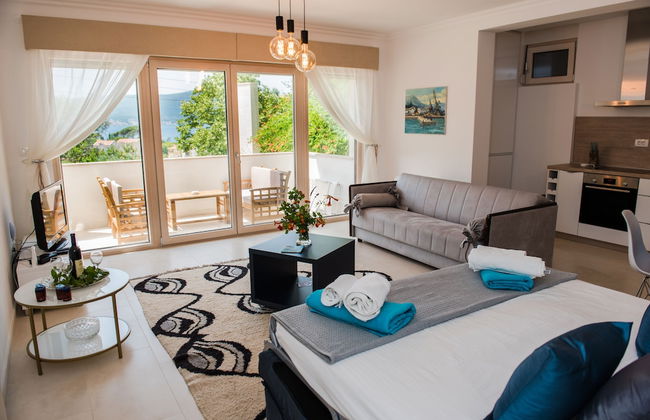 1-bed Large Apartment in Tivat Swiming Pool - Foto 3