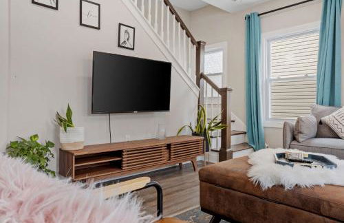 Beautifully Renovated 6BR 2BA 2 Blocks to Beach - Foto 46