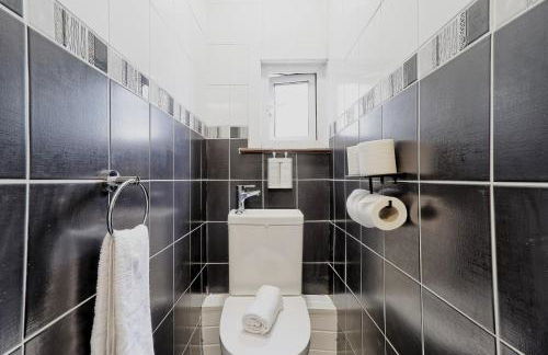 Beautiful Spacious four bedroom house with parking for 2 cars, 5 minute walk to southend station - Foto 17