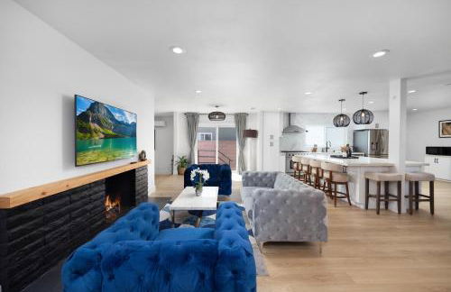 NEW Lux 5BR Villa Near Disney, Knotts, LA, OC with Hot Tub & Games - Photo 47