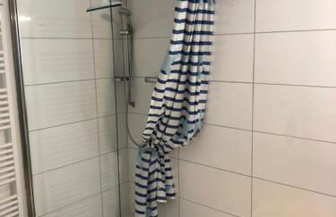 Big House in Duisburg - maximal 6 Persons with Garden - Foto 7