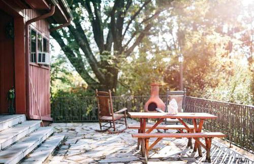 Romantic Suite Rental with Terrace and Chimenea near Gatlinburg, Tennessee - Foto 1