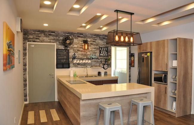 Lawang Suite Apartment With Balcony - Photo 21