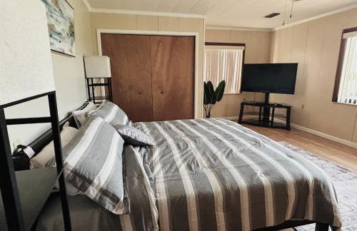 Spacious Lake Retreat for Families - Foto 33