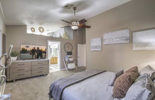 Family Fun for Everyone in Las Vegas- 4 Bedrooms, Billiards, Game Room - Photo 9