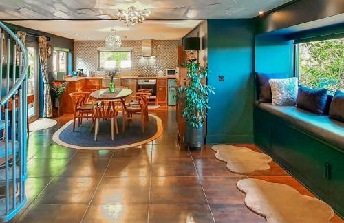 Benchwood House - Photo 12