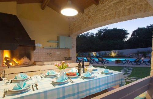 Villa in Sveti Lovre with swimming pool - Foto 35