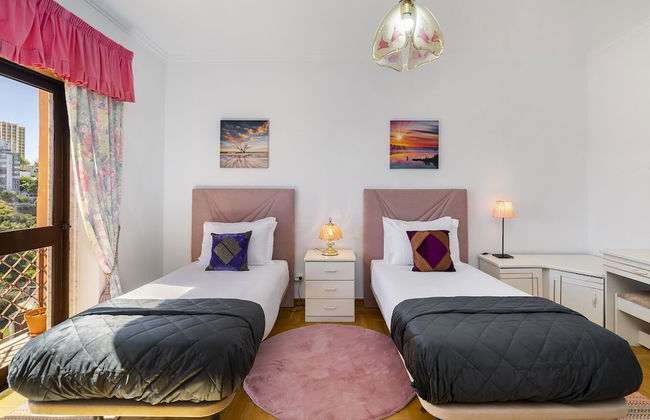 Perfect Family Hideout Residence W/Ac & 4Br + 5Ba - Photo 13