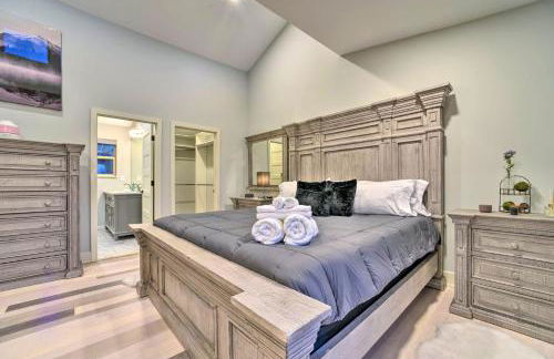 Sunny Clawson Home with Yard - Walk to Main St! - Foto 22