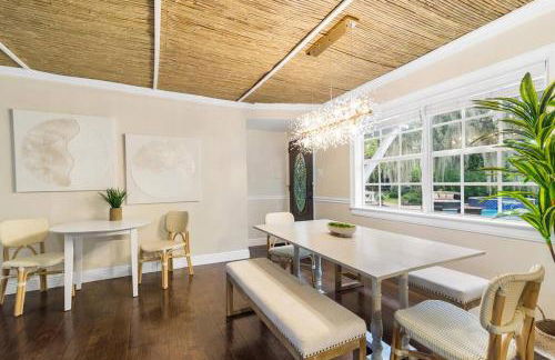 Tropical Oasis Located Near Lake With Pool and Hot Tub - Foto 49