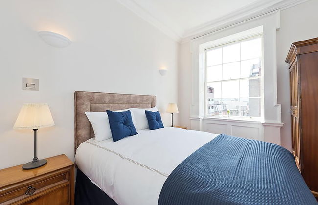 Henrietta Suites City Centre - Photo 17