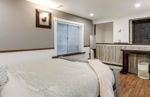 Extended Stay in Denver! Cozy Apartment with Patio - Foto 12