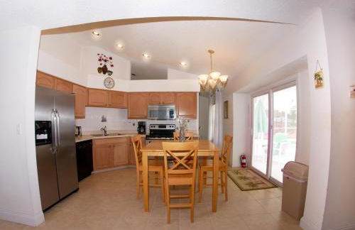 Large Pool With Jacuzzi, Near the Disney Attractions!! - Foto 5