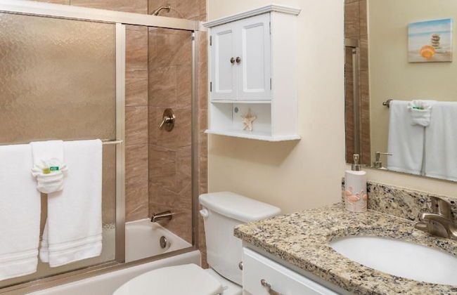 1 Beautiful 4 Bed 3 Bath Pool Home w Free Dock - Foto 17