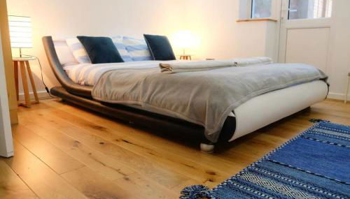 Spacious two bedroom, two bathroom Beach Nest with garden - Foto 3