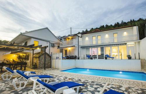 Holiday home Leko with outdoor pool and hot tub , can fit 22 people - Foto 8