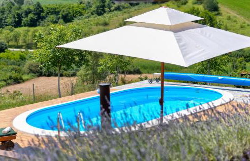 2 Bedroom Amazing Home In Lepoglava - Foto 10