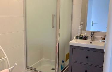 Jolie chambre 3minutes de la Gare RER A - Foto 12