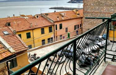 Bilocale in centro con vista mare - Foto 1