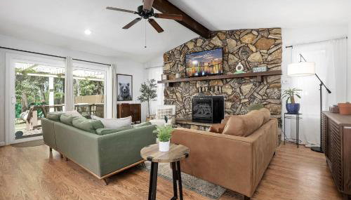 Home in the Pines - Apple Hill - Dog Friendly - Snow Nearby - Photo 4