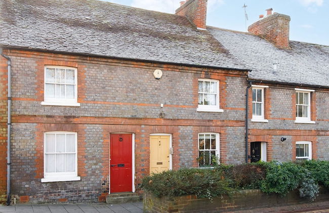 Terraced Townhouse Close to City Centre - Photo 2