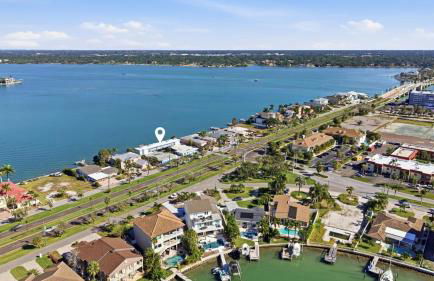 107-Waterfront-Walk to beach-Lovely - Foto 47