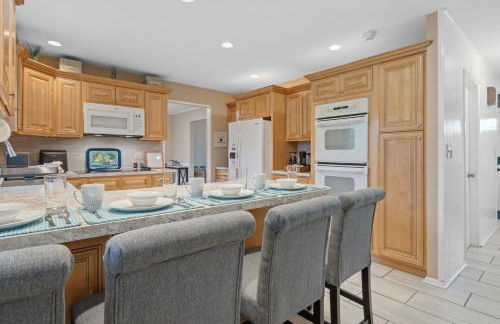 Family Escape with Yard, Fire Pit and EV Charger - Foto 9