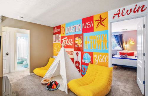 Tropical Escape Pool Jacuzzi Bar in Alvin TX - Photo 36