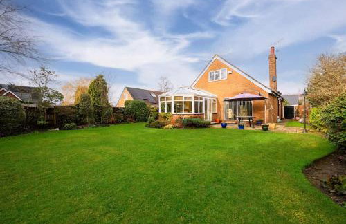 3 Bed Stunning Home in Hale - Foto 1