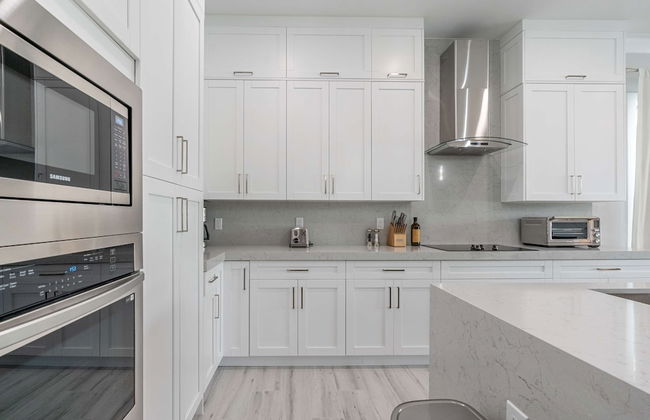 Sparkling new Vanderbilt Beach Luxury Escape - Photo 3