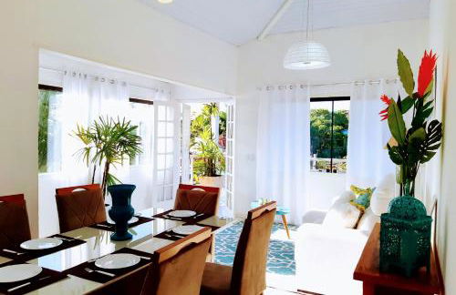 Espetacular Casa 3 SUÍTES cozinha varanda vista a passos da praia - Foto 1