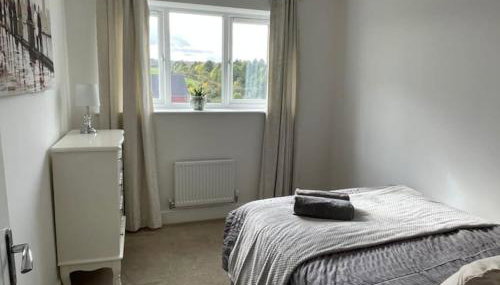 Furnished 4 BR House Parking, Wi-Fi, Kitchen - Foto 3