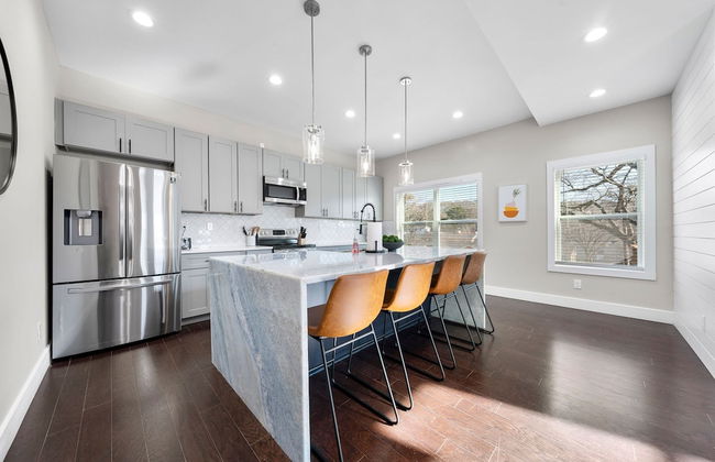 New Luxury Family Friendly Home Centrally Located - Foto 1