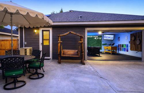 4BR Retreat with Game Room & Massage Chair - Sleeps 12 - 2 Kings - Step-Free - XL Private Patio - Foto 9