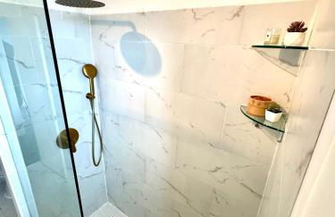 Sunny Jersey City 1BR, 25 min to NYC, 15min to EWR, King Bed, Hammock & Park Views - Foto 23