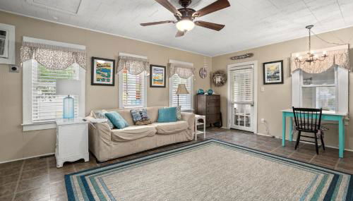 Bue Crab Bungalow - Charming in-town cottage! - Foto 5