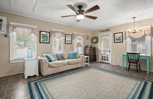 Bue Crab Bungalow - Charming in-town cottage! - Foto 5