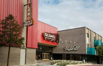 Walk to Zilker Barton Springs 5BR 3BA Villa Sleeps 14 - Foto 27