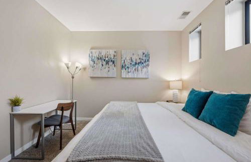 NEW 3BR Stylish Downtown Apartment - Foto 26