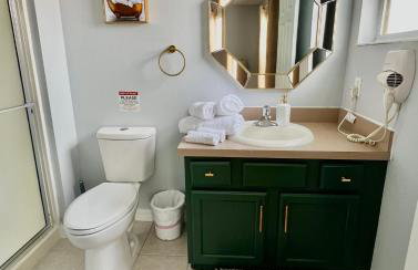 Stylish 3 bd townhouse near Disney with private pool. - Photo 23