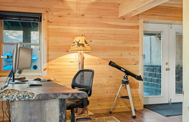 Deer Haven Cabin by Avantstay Waterfront Dock Firepit - Photo 45