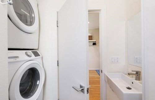 Modern Guest Studio in Portlands Vibrant Boise District - Photo 11