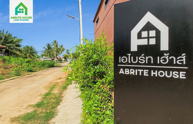 Tiny House on Koh Lanta Only 2 Minutes Walk to the Beach - Photo 22