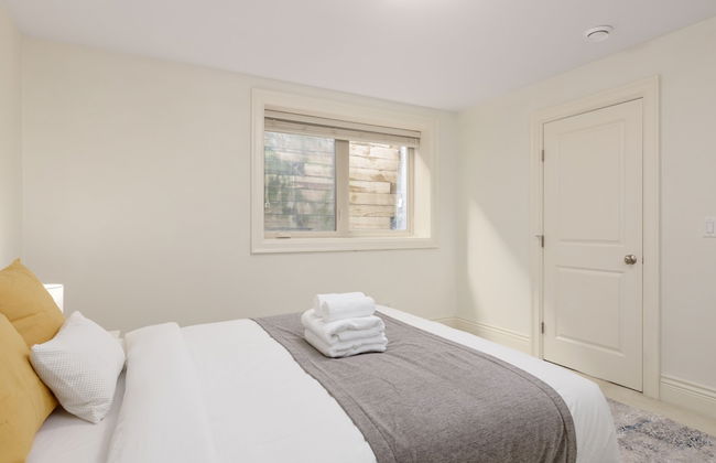 Cozy 2BR BSMT Suite Near Grouse Mt. and Edgemont. - Photo 5