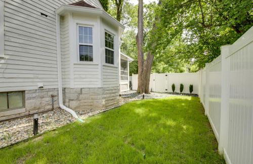 Renovated Bloomington Home - Steps to Campus! - Photo 9