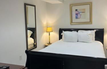 COMFY Basement Home 2 Bdrm1Den 3Queen Beds - Foto 21