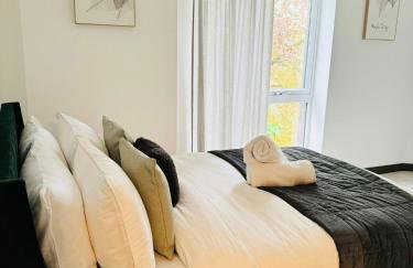Modern 2Bed 2Bath Maidstone Apt - Parking, WiFi, Balcony - Perfect Long Stay - Foto 10